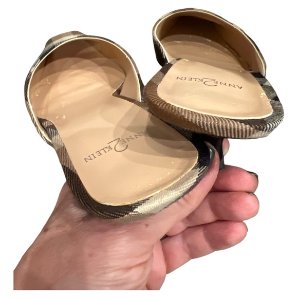 Tan brown black plaid mule 1 3/4” heel high vamp snipped toe 7.5 Anne Klein 2 - Picture 6 of 7
